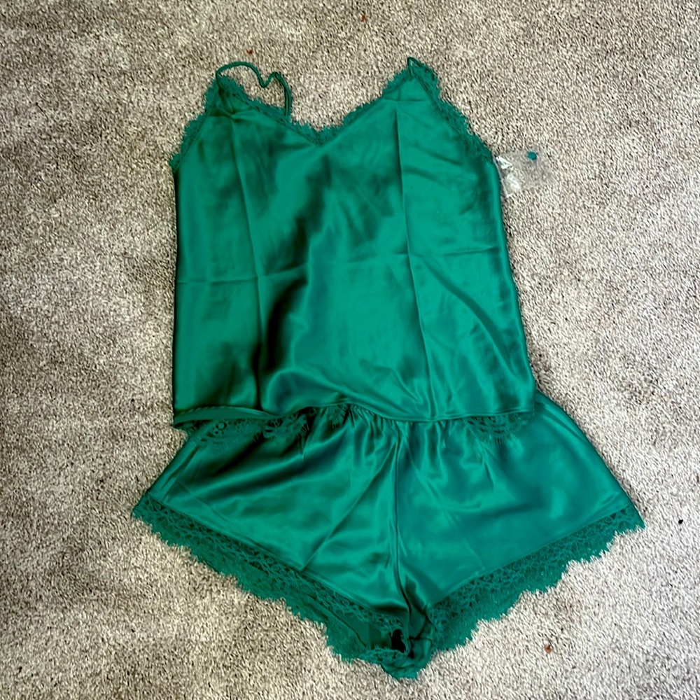 Victoria’s Secret Hunter Green Lace Tank/Shorts Set, sz S